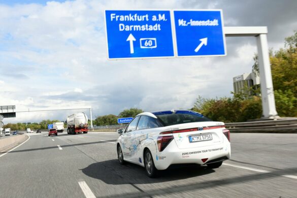 Im Toyota Mirai unterwegs. Im Toyota Mirai unterwegs.