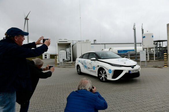 64558-toyDer Toyota Mirai.ota-mirai-zero-emission-tour-to-frankfurt-sep-2019-9-lightbox Der Toyota Mirai.