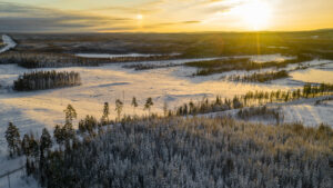 Schwedische Winterlandschaft in der Sonne