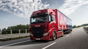 Iveco und Plus starten Test mit hochautomatisiertem LKW auf öffentlichen Straßen in Deutschland