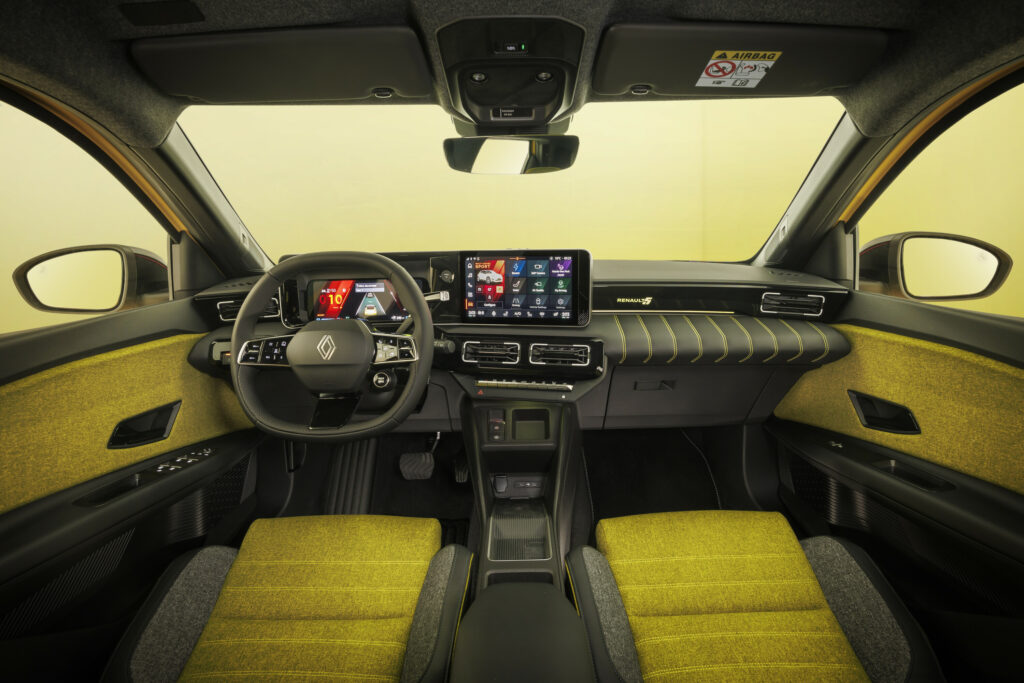 Der Renault 5 E-Tech Electric verfügt dort über einen großen 10-Zoll-Multimedia-Touchscreen mit heller Benutzeroberfläche.