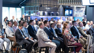 240 Interessierte waren in der Raiffeisen Arena in Linz dabei.